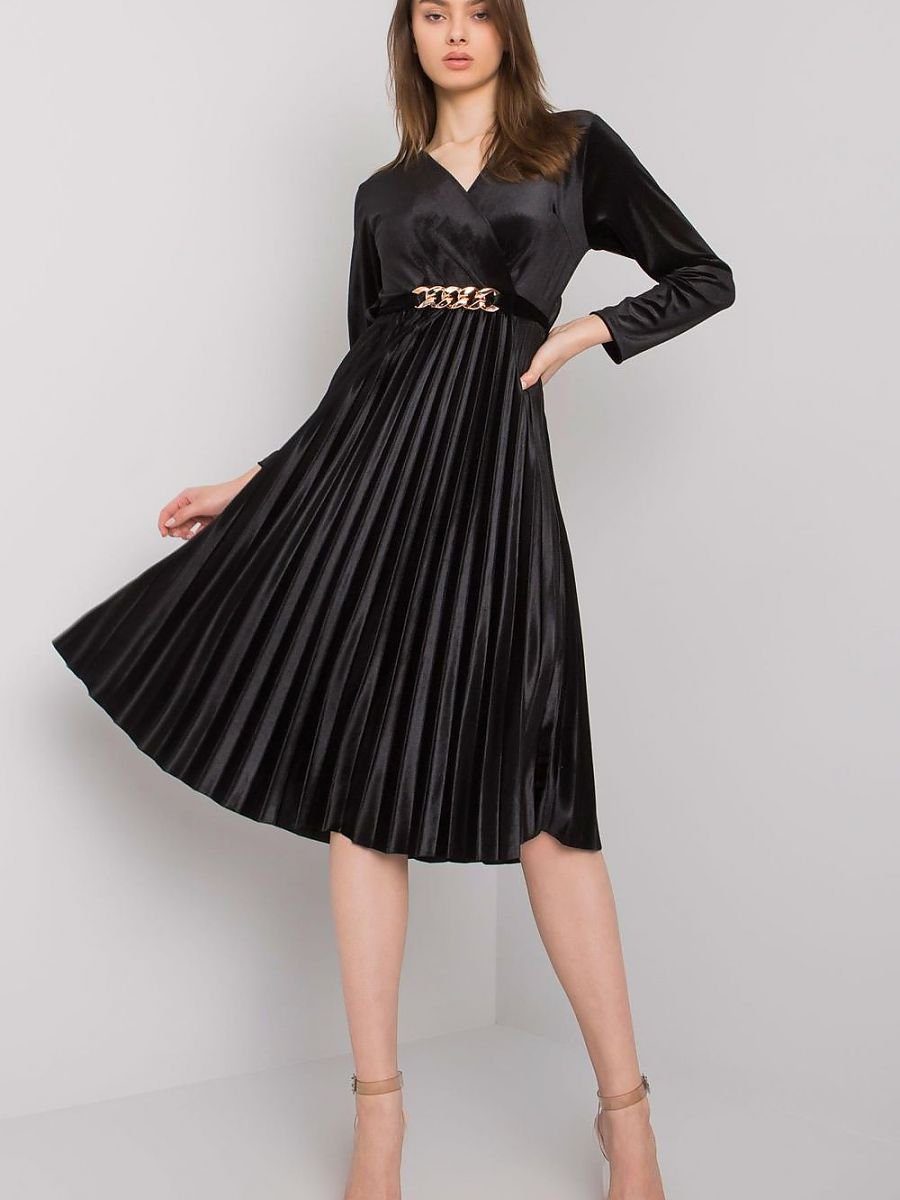 Robe noire effet satin ceinture 5 anneaux