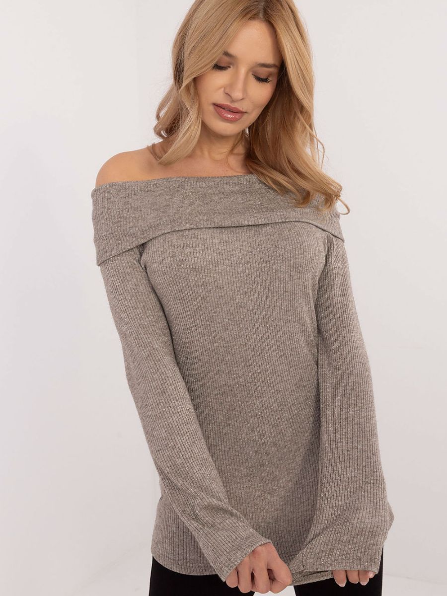 Pull épaules nues beige