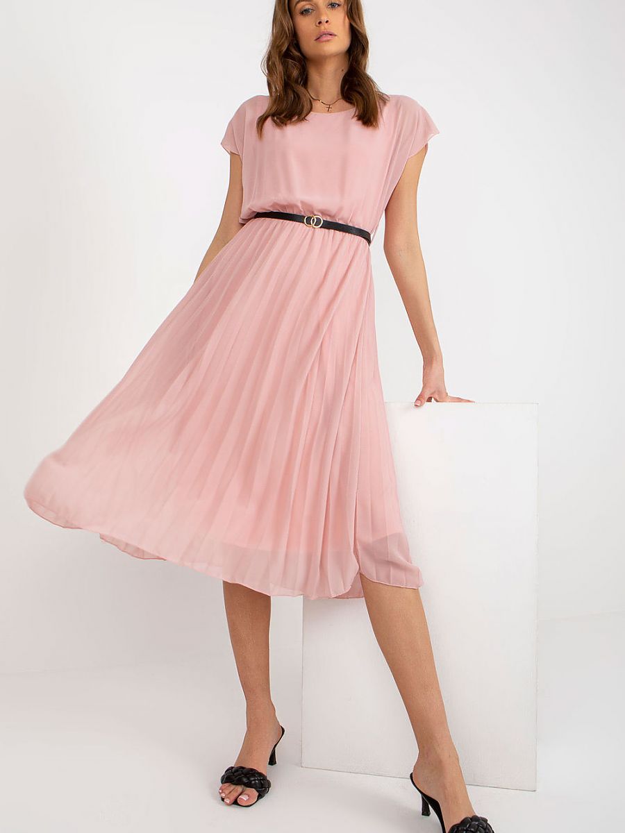 Robe de cocktail avec ceinture rose